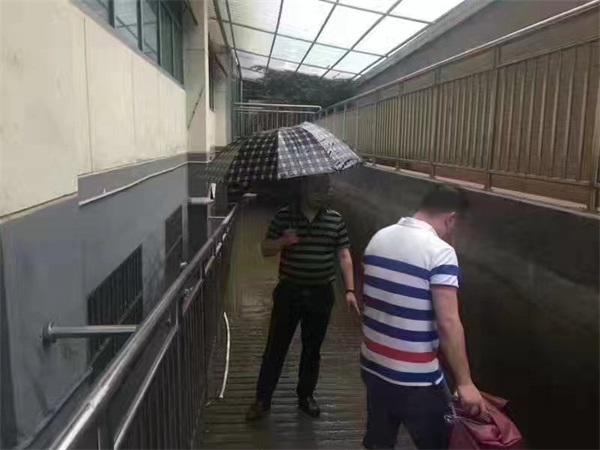 湖南保安服務,墻外高空清洗服務,湖南保利天創(chuàng)物業(yè)發(fā)展有限公司 湖南保安服務,墻外高空清洗服務,湖南保利天創(chuàng)物業(yè)發(fā)展有限公司