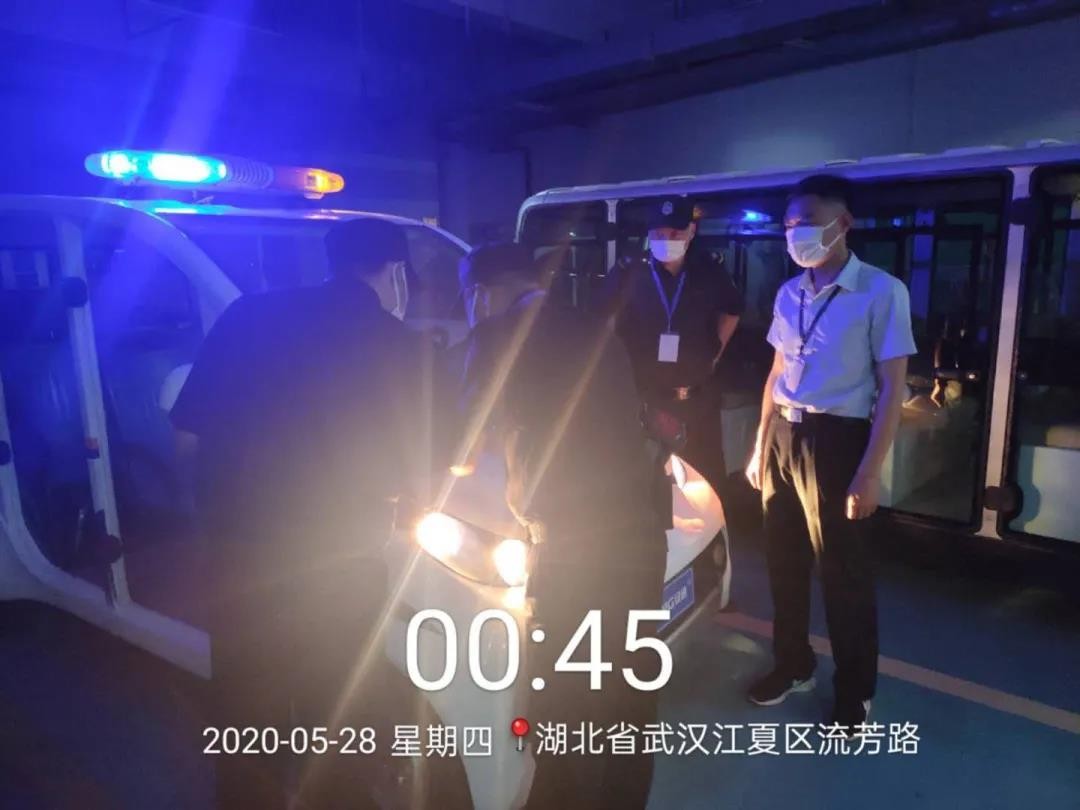 湖南保安服務(wù),墻外高空清洗服務(wù),湖南保利天創(chuàng)物業(yè)發(fā)展有限公司