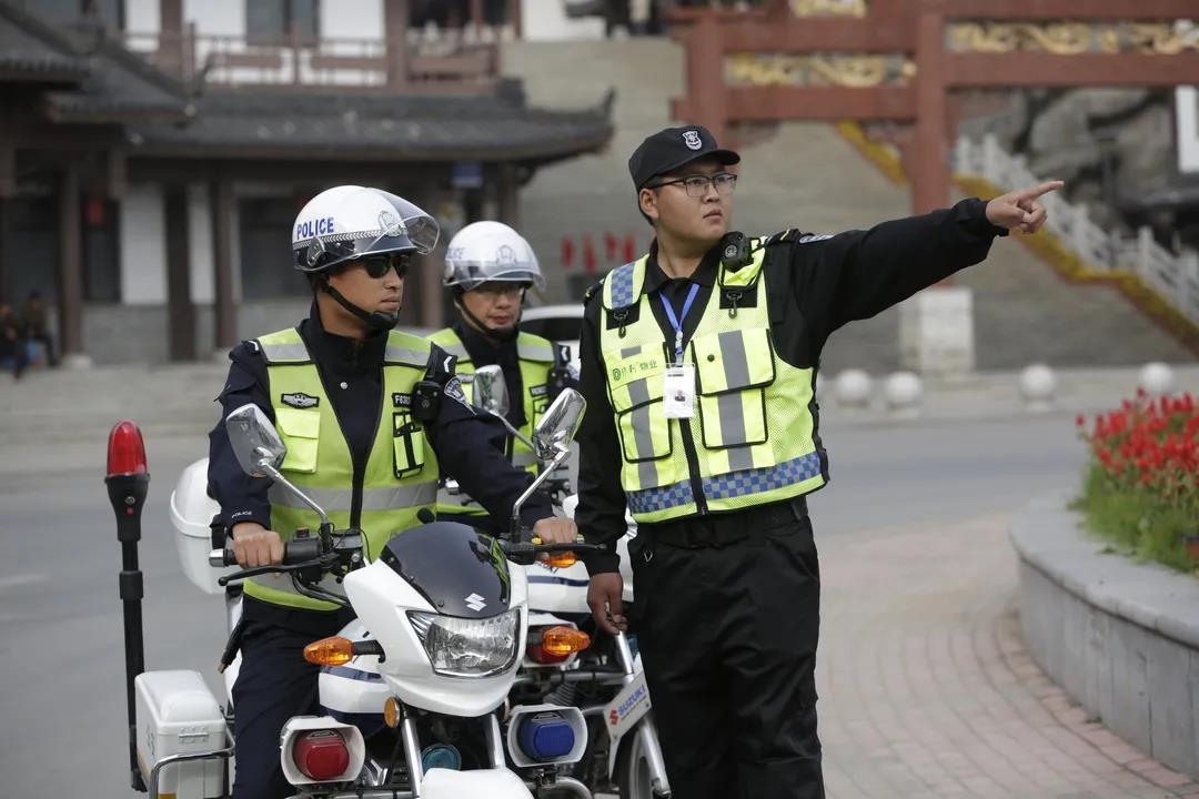 湖南保安服務(wù),墻外高空清洗服務(wù),湖南保利天創(chuàng)物業(yè)發(fā)展有限公司