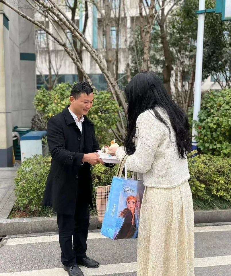 湖南保安服務,墻外高空清洗服務,湖南保利天創(chuàng)物業(yè)發(fā)展有限公司