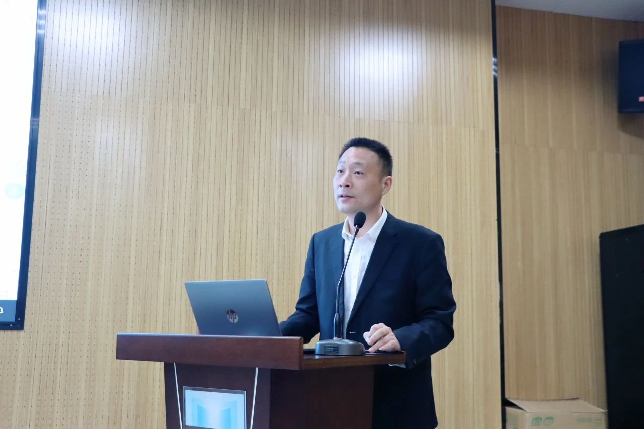 湖南保安服務(wù),墻外高空清洗服務(wù),湖南保利天創(chuàng)物業(yè)發(fā)展有限公司